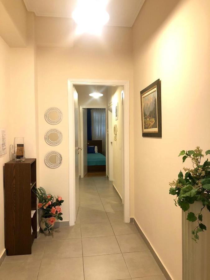 Comfortable Apt , 5 Min Walk To Acropolis Aten Exteriör bild